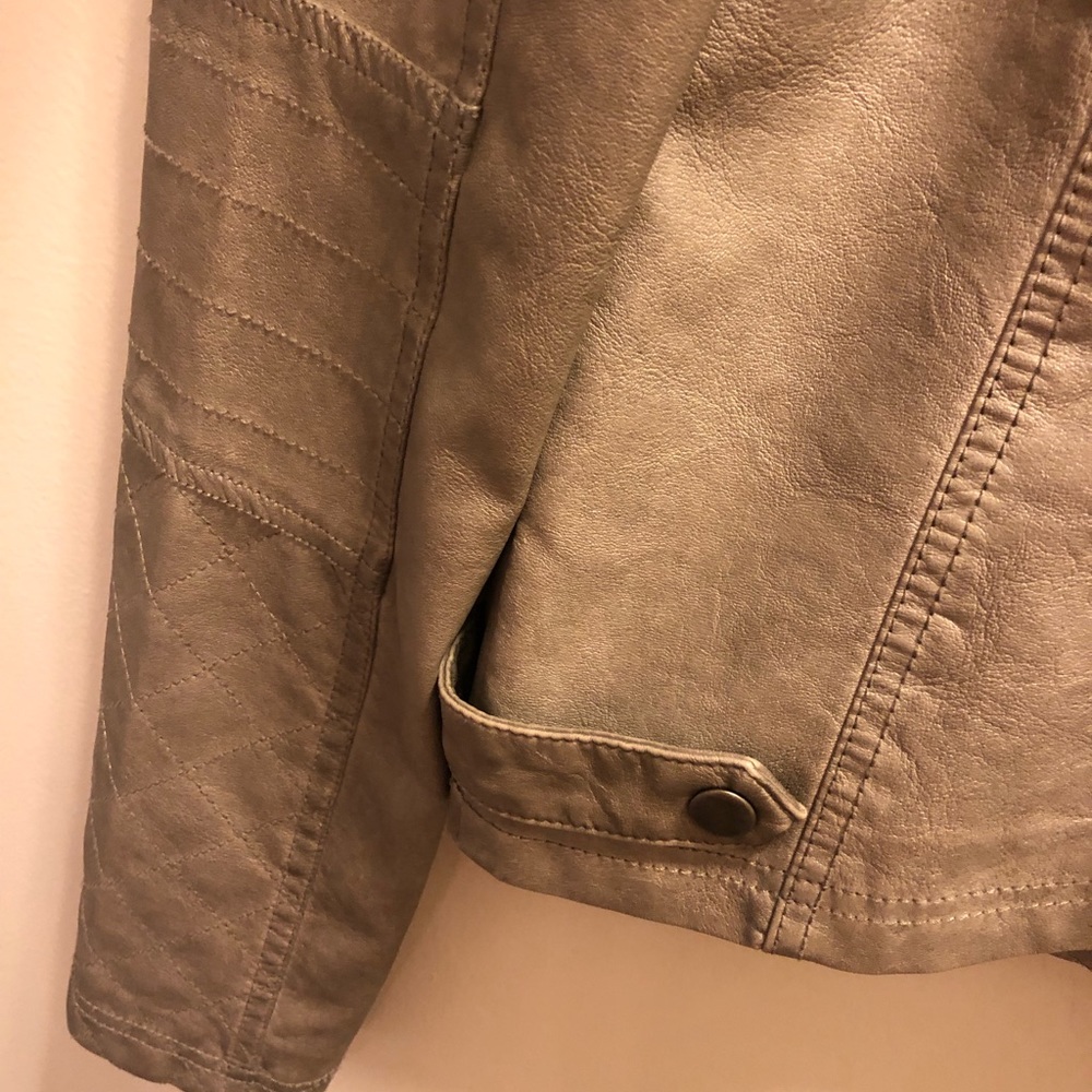 Grey pleather Jacket - Picture 5 of 5